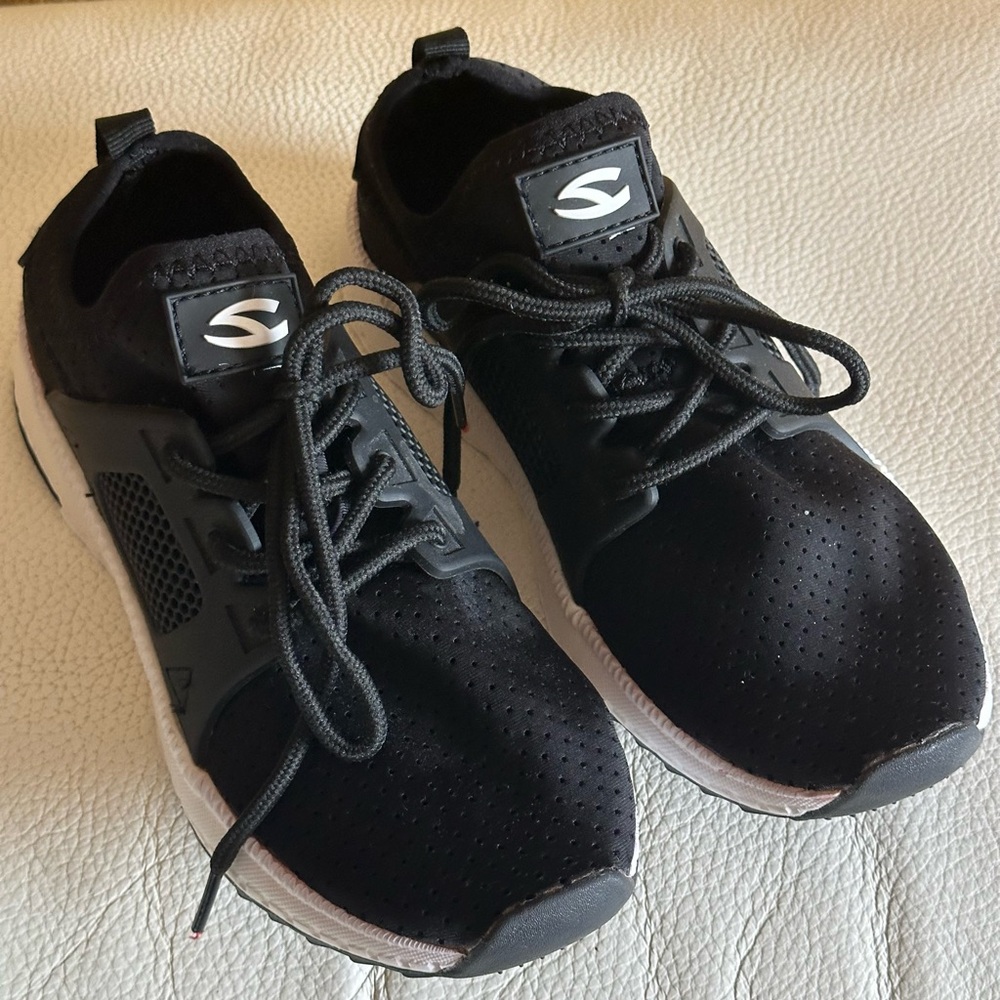 New Boys /Girls dark blue Sneakers Lightweight Size 22.5/35